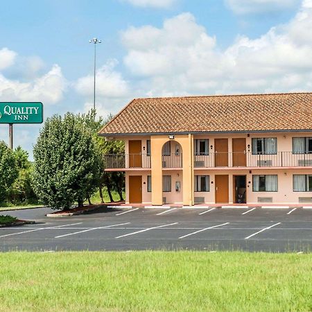 Quality Inn Марианна Екстериор снимка