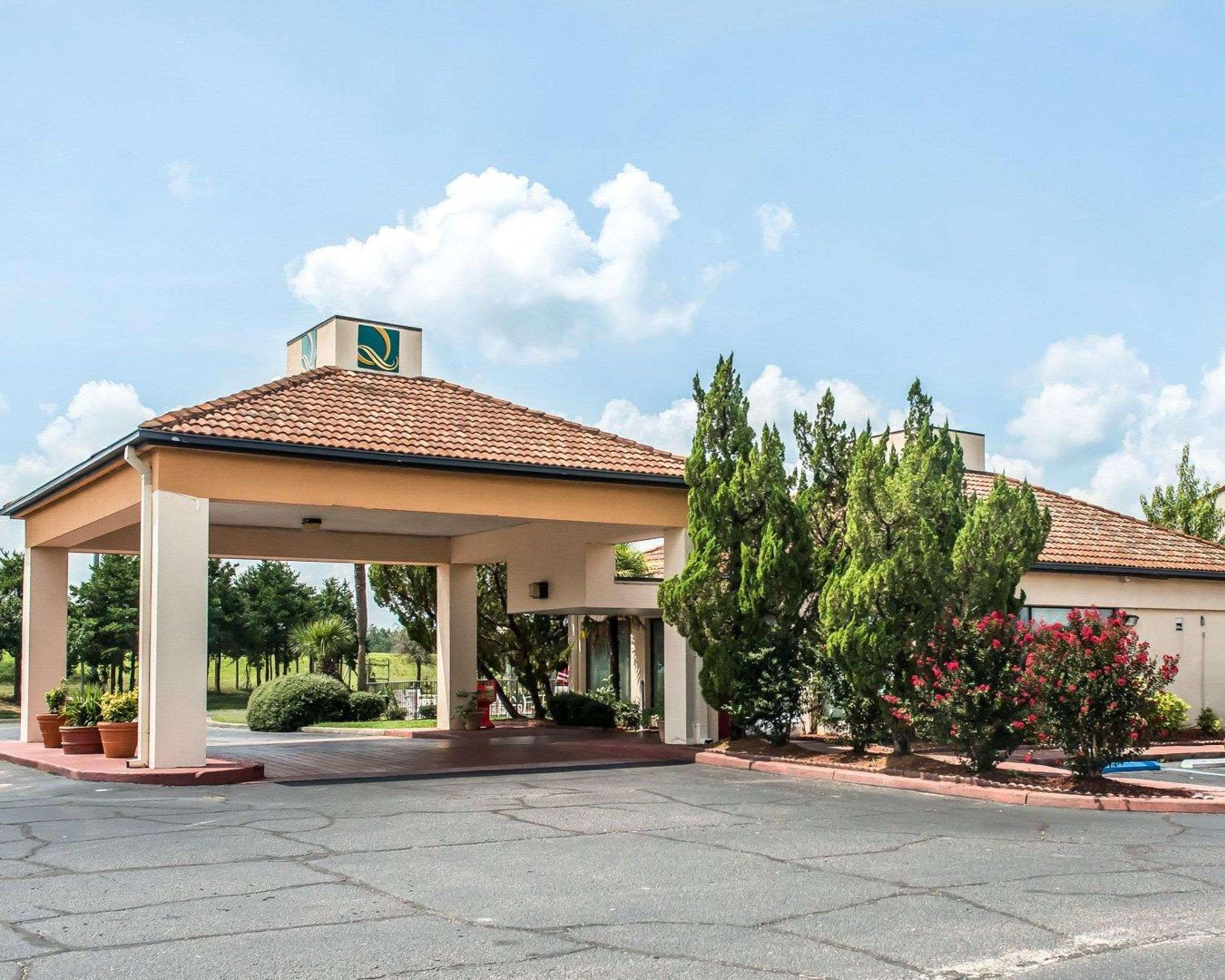 Quality Inn Марианна Екстериор снимка