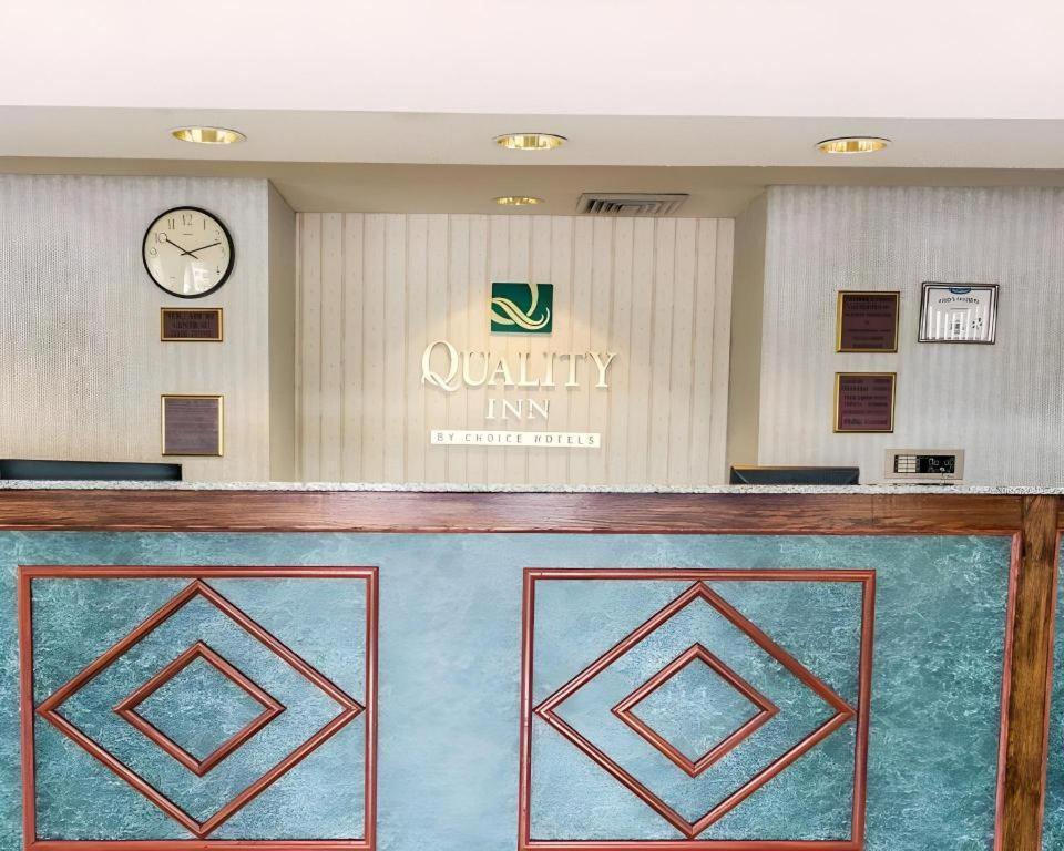 Quality Inn Марианна Екстериор снимка