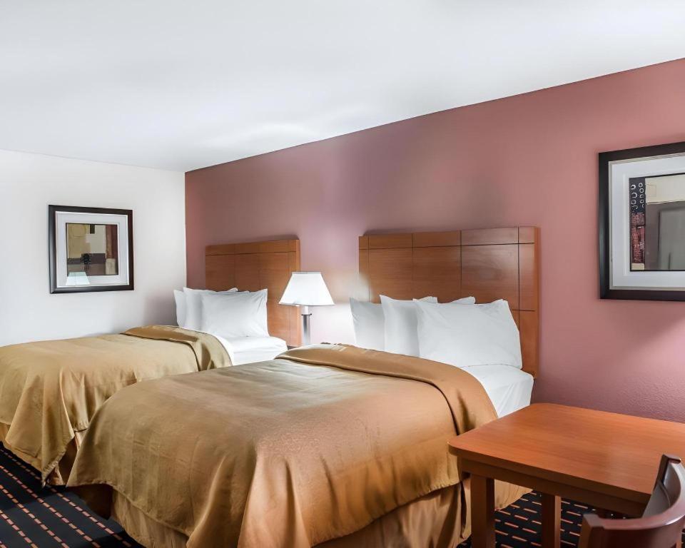 Quality Inn Марианна Екстериор снимка