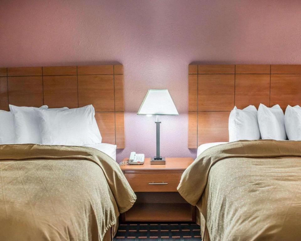 Quality Inn Марианна Екстериор снимка