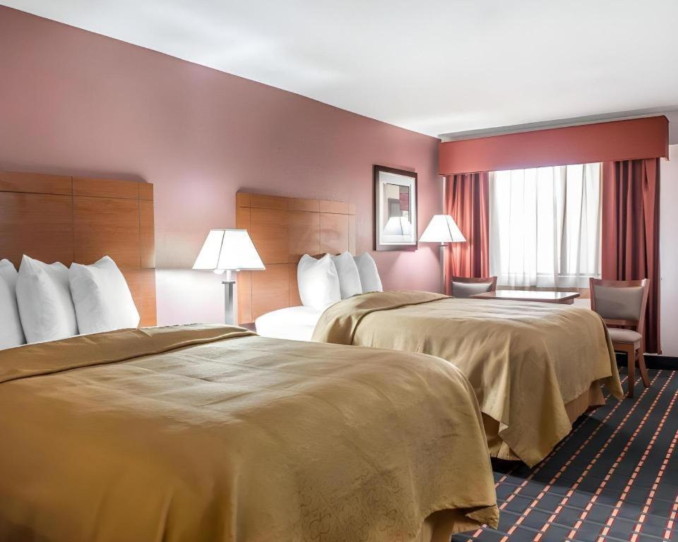 Quality Inn Марианна Екстериор снимка