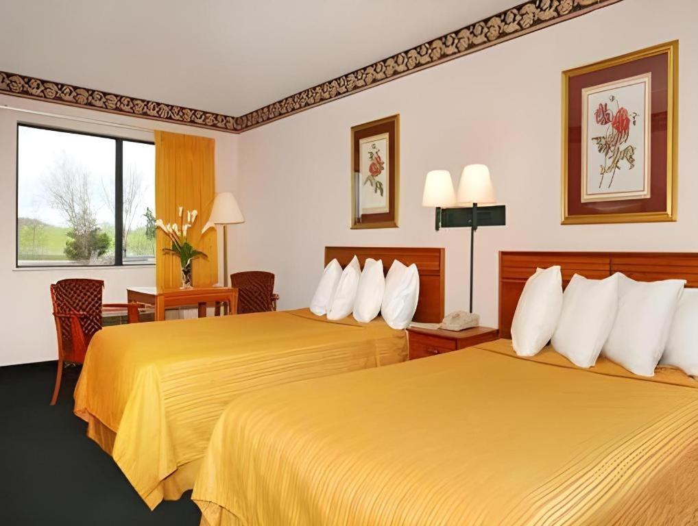 Quality Inn Марианна Екстериор снимка