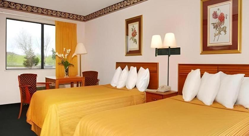 Quality Inn Марианна Екстериор снимка