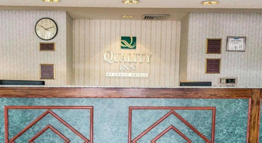 Quality Inn Марианна Екстериор снимка